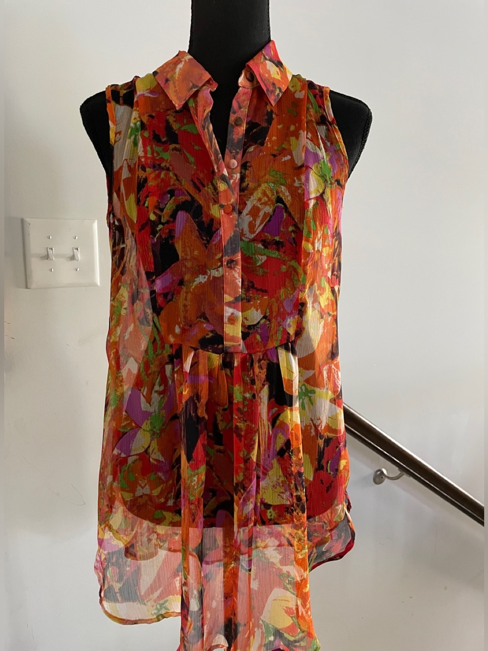 Cupio Women’s Vibrant Floral Blouse Size S Multicolor Ethereal Effortless Chic
